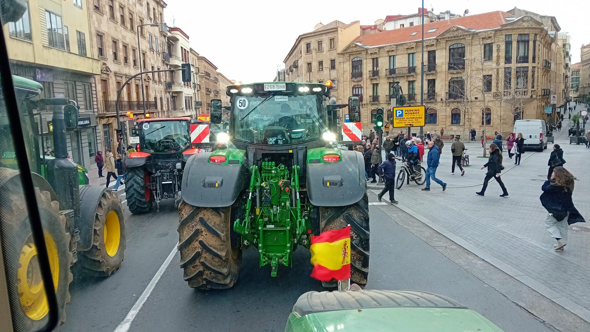 Tractores bajan hacia Gran Vía