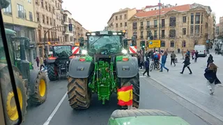 Tractores en la Gran Vía durante las protestas de 2024 | Imagen de archivo Salamanca24horas