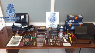 Sucesos.- La Policía Nacional desarticula un grupo itinerante especializado en el robo de pisos