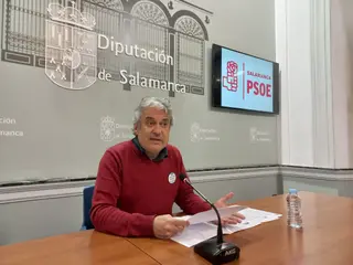 Fernando Rubio presenta las mociones al pleno de la Diputación