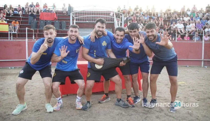Gran Prix y capea popular en Santa Marta de Tormes. Fotos Juanes (1)