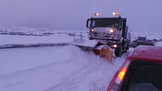 Máquinas quitanieve, temporal, nieve, frío