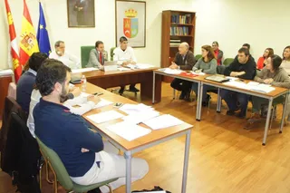 La Mesa de Contratación para la gestión del nuevo pabellón deportivo enfrenta a IU, PSOE y Equipo de Gobierno