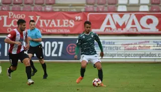 Diego González, ante el Zamora | FOTO MANEL HERNÁNDEZ