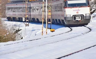 Renfe suspende servicios por el temporal de nieve