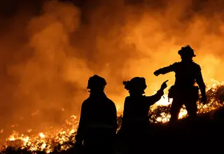 Vicente : Ical. El Incendio De Las Hurdes Avanza Durante La Noche En Las Inmediaciones De Cerezal (cáceres)3