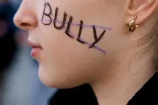 Una niña con la cara pintada en contra del acoso escolar | Carlos Luján - Europa Press