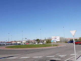 Rotonda 2 Avda Leclerc 1
