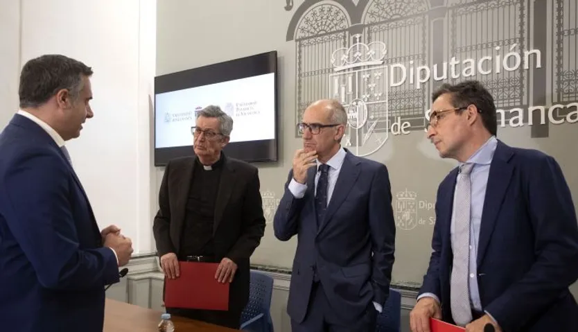 El presidente de la Diputación de Salamanca, Javier Iglesias, y los rectores de la Universidad de Salamanca, Juan Manuel Corchado, y de la Universidad Pontificia de Salamanca, Santiago García-Jalón, presentan los datos del Plan de Empleo Juvenil Universitario 2024. Susana Martín / ICAL. El presidente de la Diputación de Salamanca, Javier Iglesias, y los rectores de la Universidad de Salamanca, Juan Manuel Corchado, y de la Universidad Pontificia de Salamanca, Santiago García-Jalón, presentan los datos del Plan de Empleo Juvenil Universitario 2024. Foto: Susana Martín/ICAL