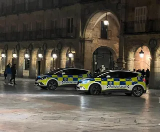 Policía Local en la Plaza Mayor de Salamanca. Foto de archivo.