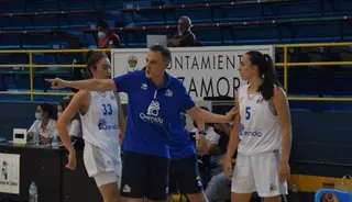Íñiguez da instrucciones a Cazorla / FOTO ZAMORA24HORAS.COM