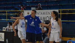 Íñiguez da instrucciones a Cazorla / FOTO ZAMORA24HORAS.COM
