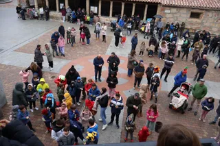 Nochevieja infantil en Carbajosa. Foto de archivo