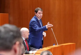 Alfonso Fernández Mañueco, en el Pleno de las Cortes. ICAL