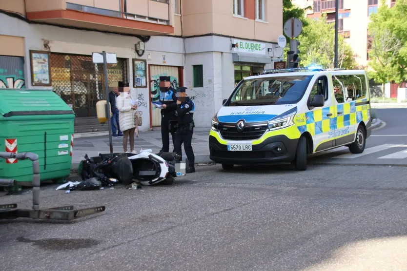 GALERÍA | Colisión entre un turismo y una moto en Federico Anaya