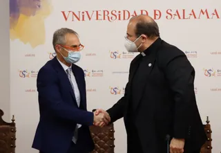 Los rectores de las universidades de Salamanca, Ricardo Rivero, y Anáhuac México, Cipriano Sánchez García. Foto USAL.