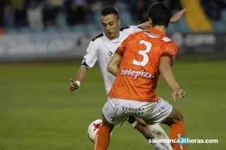 Garban y Gallego en el derbi entre Salmantino y Unionistas