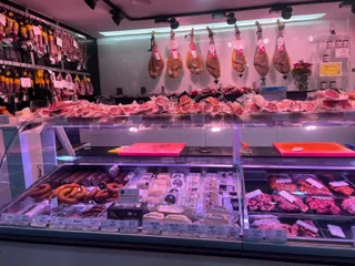 Carnicería en el Mercado Central | S24H