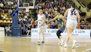 Silvia y Fasoula, ante USK Praga | FOTO SALAMANCA24HORAS.COM