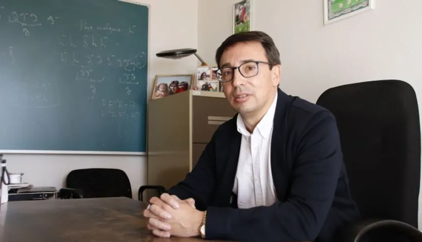 Fernando Pablos atiende a Salamanca24horas en la Facultad de Matemáticas | Foto: Andrea M