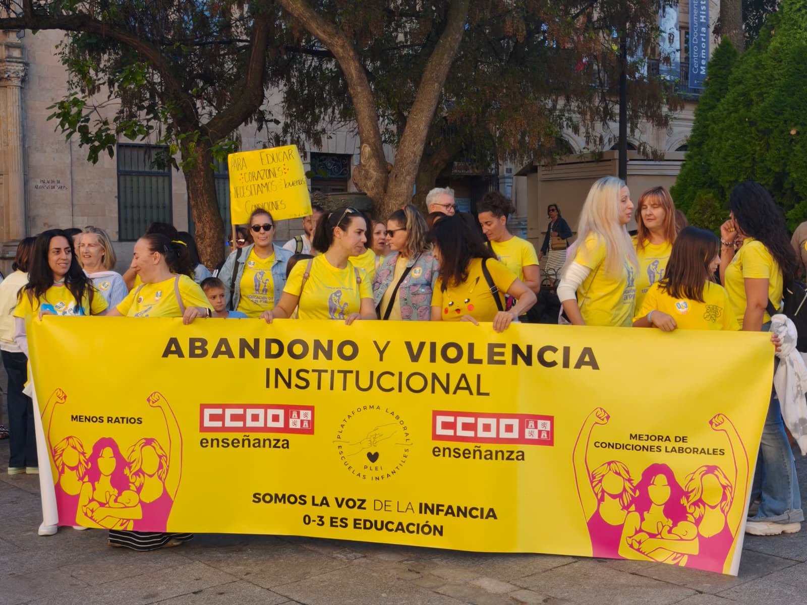 Protestas en Salamanca para mejorar las condiciones de los educadores y ni&ntilde;os de 0 a 3 a&ntilde;os