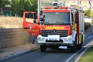 Incendio de rastrojos en Tejares