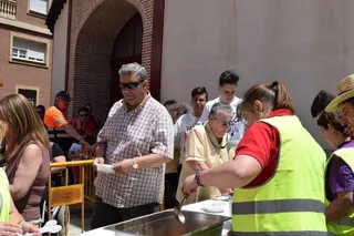 Carne de morucha para los asistentes a la feria