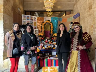 La Biblioteca Pública Casa de las Conchas acoge el altar del Día de Muertos de México en Salamanca