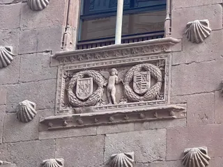 Blasones en la Casa de las Conchas