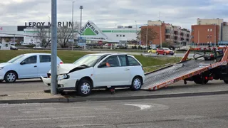 Herido un hombre de 96 años tras chocar con una farola en Santa Marta