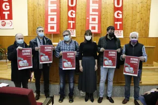 El secretario general del PSOE de Salamanca David Serrada con la dirección de UGT
