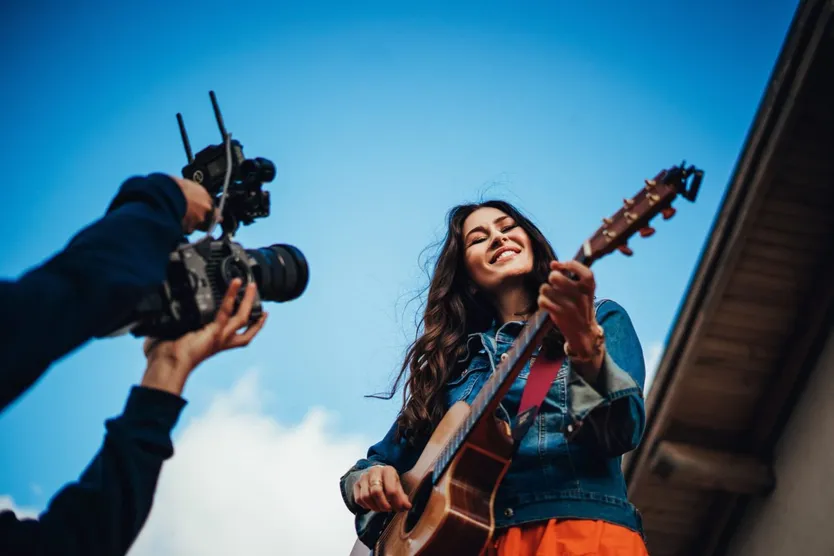 Marilia (Ella Baila Sola)