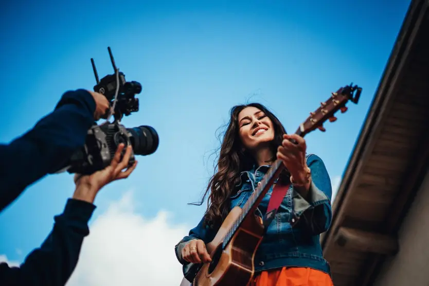Marilia (Ella Baila Sola)