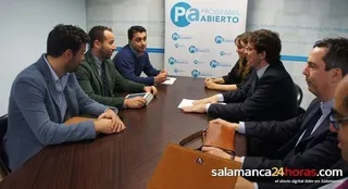 Ganemos se opone a la firma del convenio de colaboración del Ayuntamiento con la Asociación de Jóvenes Empresarios