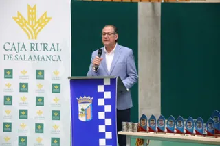 Fernando Carabias, participa en la entrega de trofeos de la XXIV edición del Cross Policía Local de Salamanca