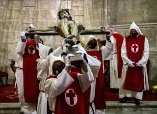 El Cristo del Silencio se reúne con sus devotos en la parroquia San Pedro y San Isidoro de Ciudad Rodrigo
