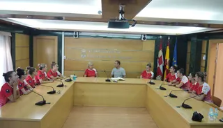 El alcalde recibe a las subcampeonas de Majorettes (3)