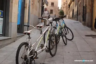Bicicletas en Salamanca. Foto de archivo