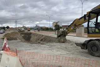 Desarrollo de los trabajos del nuevo colector de aguas residuales desde el polideportivo municipal de Peñaranda