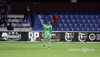 Cacharrón, ante el Lugo | FOTO ANDREA MATEOS