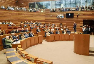 Archivo - El presidente de la Junta, Alfonso Fernández Mañueco, comparece ante el Pleno de las Cortes para informar sobre los incendios forestales en la Comunidad, en el Parlamento autonómico, a 29 de agosto de 2025, en Valladolid, Castilla y León (España). Foto de archivo