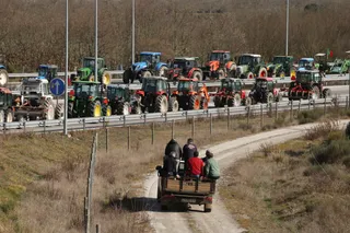 Cortes en la A-62 en Fuentes de Oñoro por las movilizaciones de agricultores portugueses. Vicente | ICAL