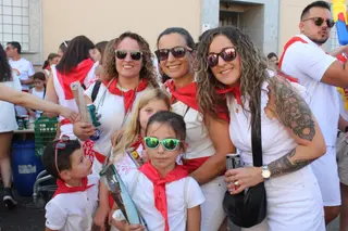 Castellanos de Moriscos. Paseo de peñas con la temática “Viva San Fermín” | Belén Hurtado