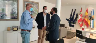 El coronel jefe de la base de Matacán ha sido recibido por el alcalde y el concejal de Policía de Santa Marta