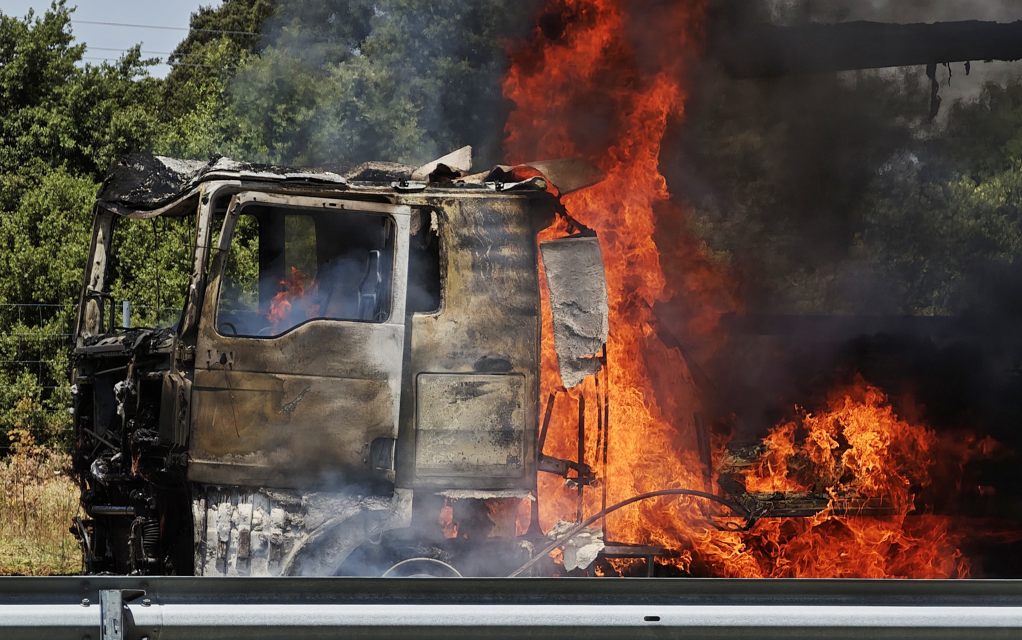 El incendio de un cami&oacute;n obliga a cortar la A-62 a la altura de La Fuente de San Esteban - ICAL