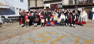 Música tradicional con tamboriles en Garcibuey