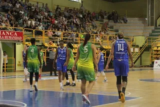 Perfumerías Avenida se lleva el Trofeo de Ferias ante el Al Qázeres (60-34)