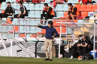 Lolo Escobar, entrenador del Salamanca CF UDS, positivo por COVID