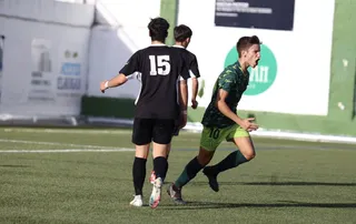 Álvaro celebra el gol del Guijuelo LN / FOTO CD GUIJUELO
