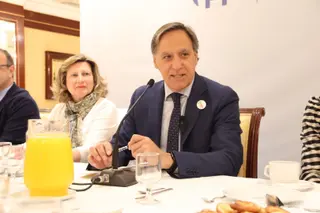 Carlos García Carbayo, mantiene un encuentro con la prensa para hacer balance de la campaña